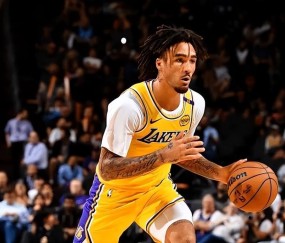 湖人签场均7分强援，送他NBA天字第一号霸王条款！比肩詹皇PK比尔